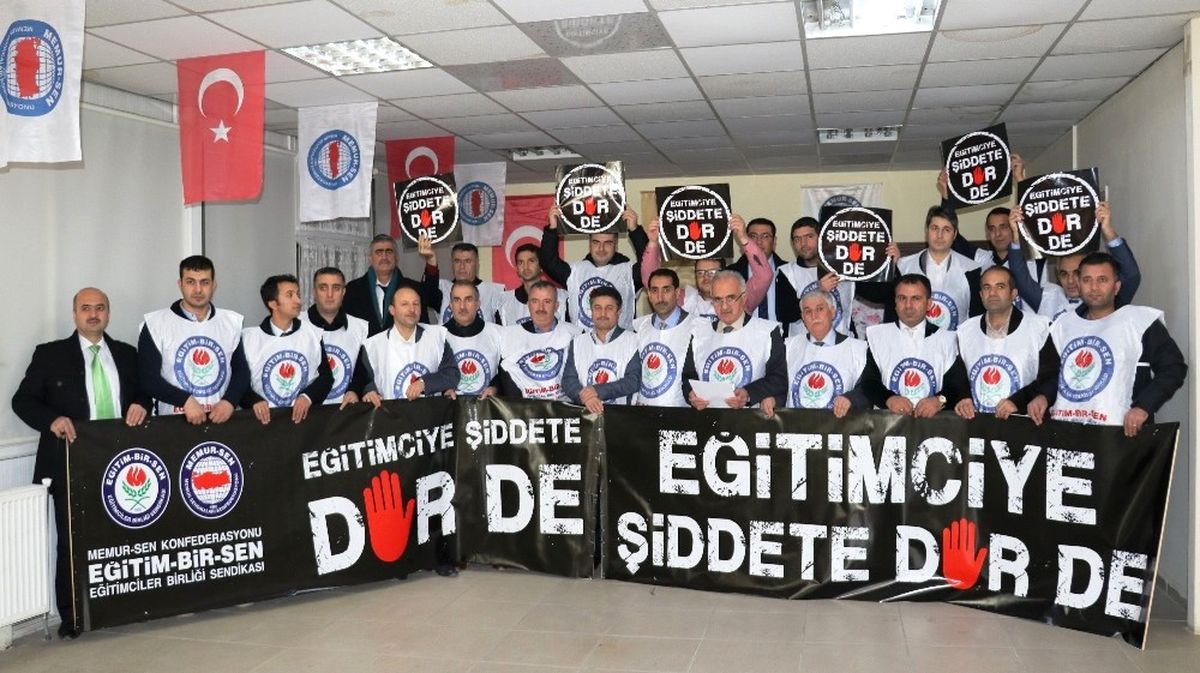 Eğitim Bir-Sen\'den Eğitimci Şiddetine Kınama