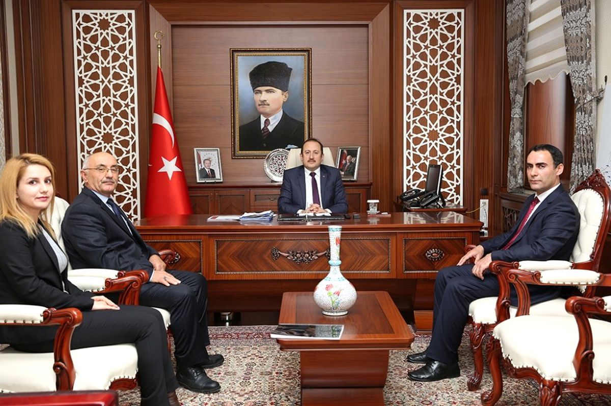 Halk Eğitim Merkezi Heyeti Vali Pehlivan\'ı Ziyaret Etti