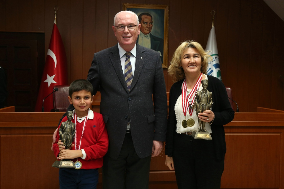 Halk Merkezlerinde Atatürk\'ü Anma Kompozisyon Yarışması