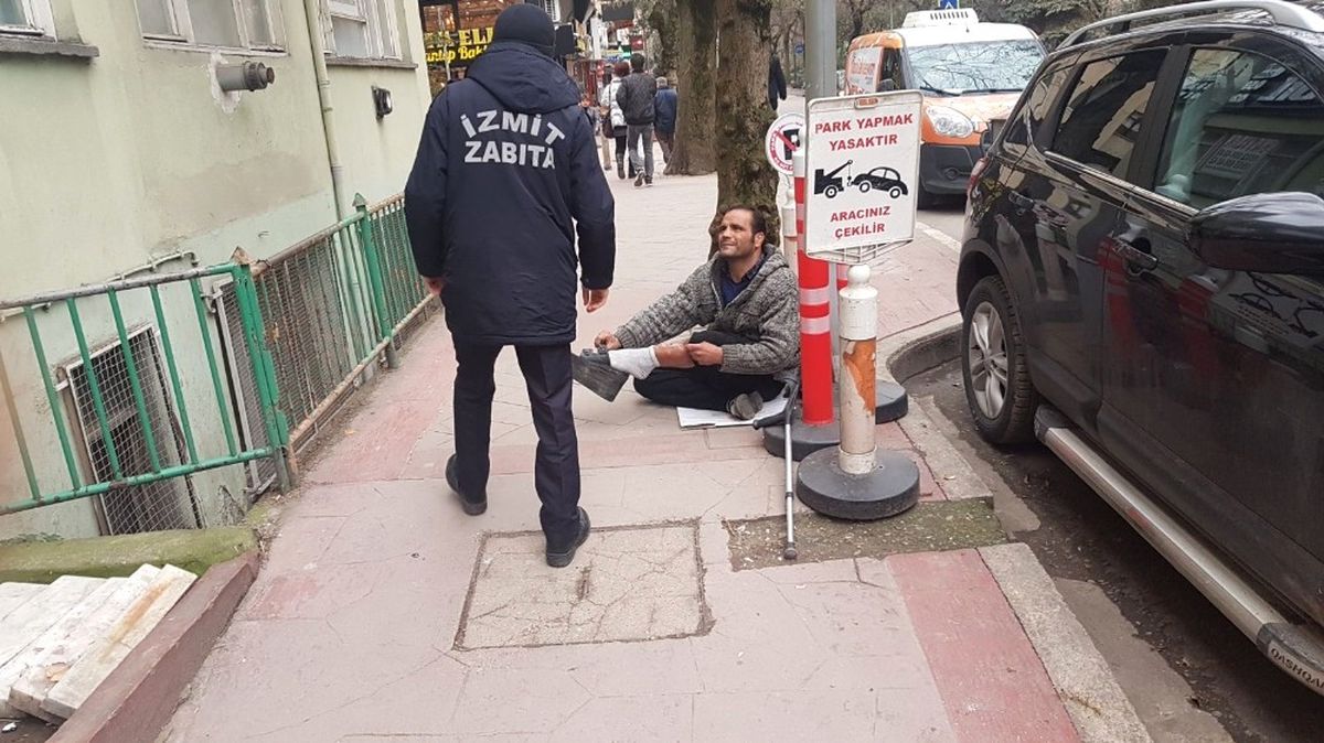 İzmit Belediyesi\'nden 58 Dilenciye Yasal İşlem