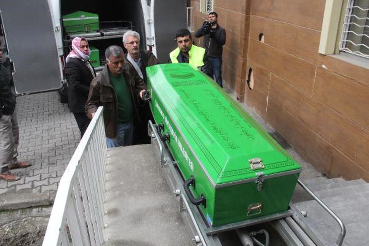 Kardeşini Tabancayla Öldürüp Kaçtı