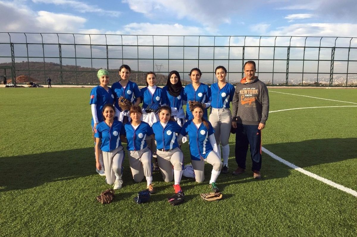 Kırıkkaleli Softbolcular İlk Devreyi Lider Kapattı