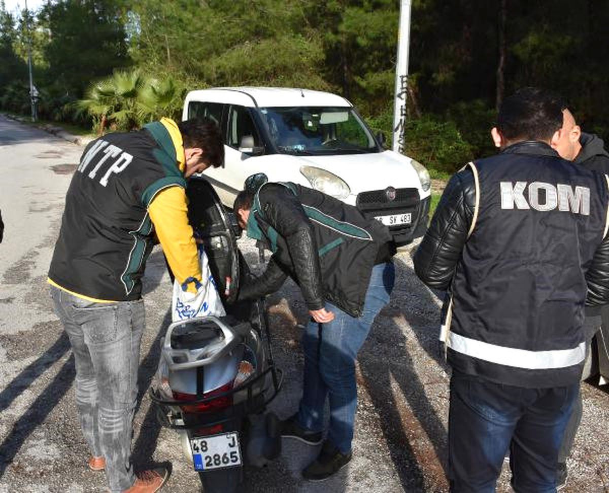 Marmaris Polisi, Okul Önlerinde Denetim Yaptı