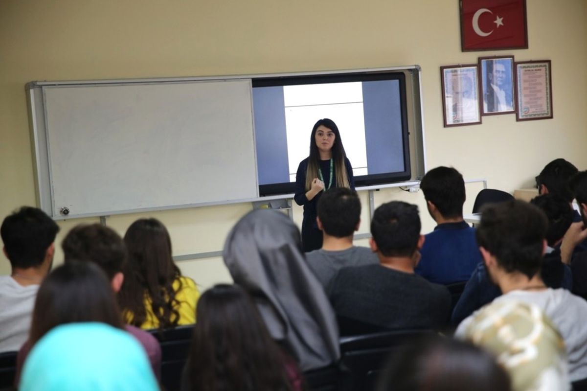 Melikgazi Belediyesinde Evlilik Öncesi Eğitim Semineri Verildi