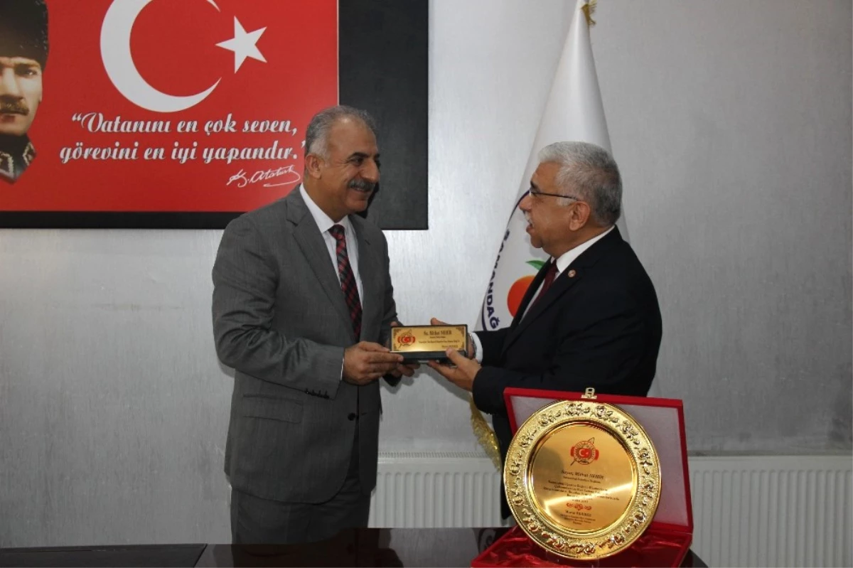 Mithat Nehir, "Yılın En Başarılı Belediye Başkanı" Seçildi