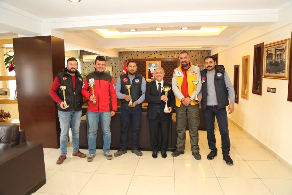 Off Road Kulübü\'nden Niğde Belediye Başkanı Özkan\'a Teşekkür Ziyareti