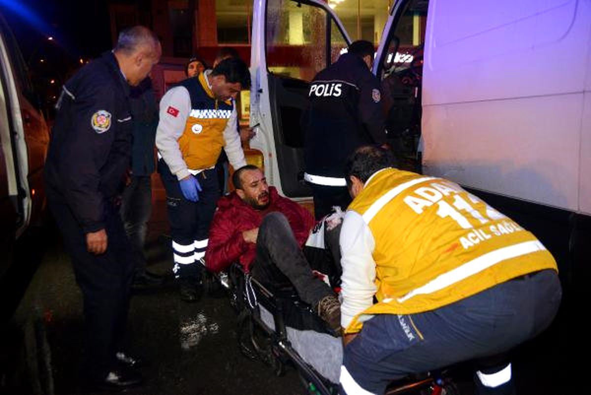 Restoran Çıkışı Dövüldü, Bıçaklandı