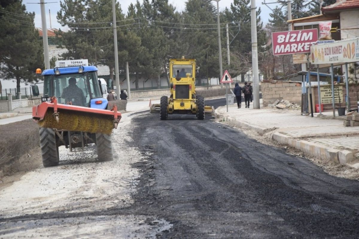 Şuhut\'da Alt Yapı Çalışmaları Aralıksız Sürüyor