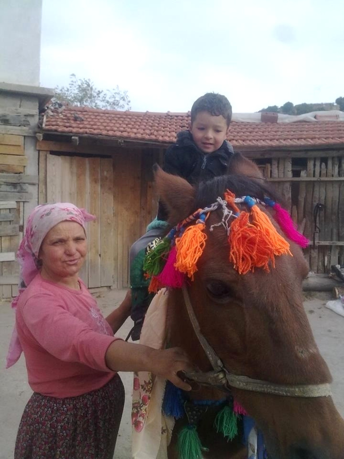 24 Gündür Yaşam Mücadelesi Veren 4 Çocuk Annesi Hayatını Kaybetti