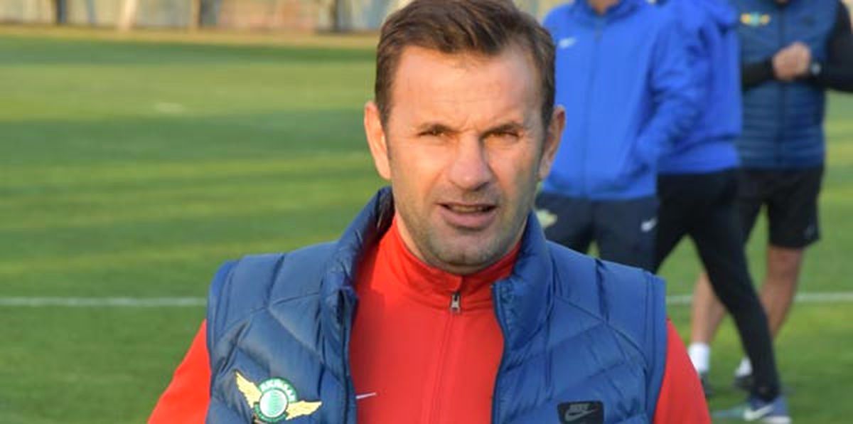 Akhisarspor\'dan Okan Buruk\'a Destek
