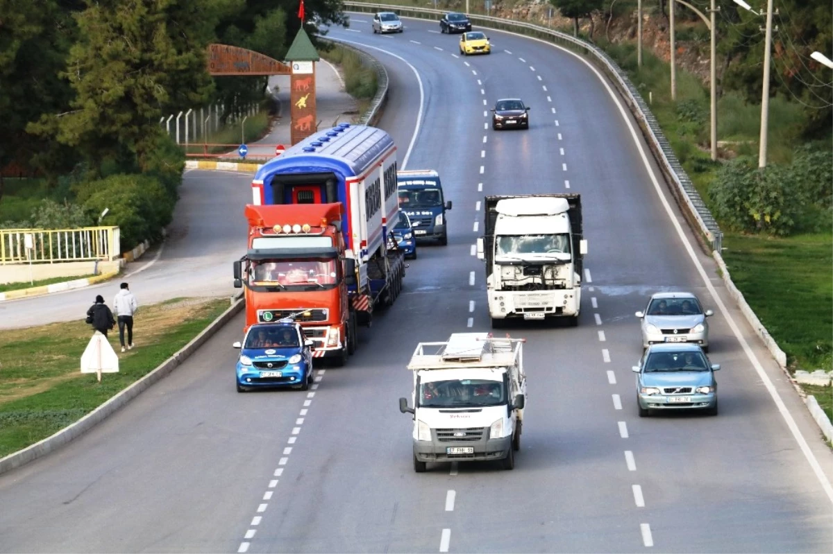 Antalya\'ya Raydan Önce Tren Geldi