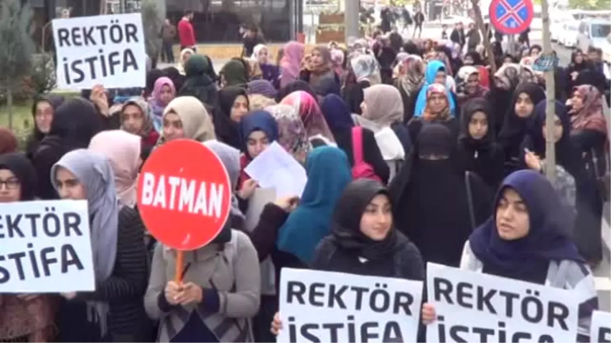 Batman\'da 56 Stk\'dan Rektör Durmuş\'a Tepki