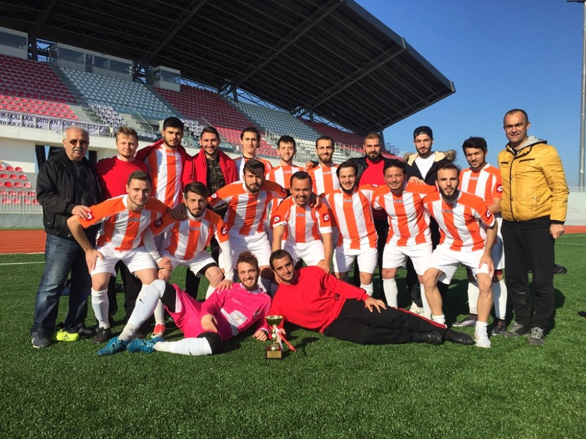 Bilecik Şeyh Edebali Üniversitesi Futbol Takımı Kupayla Döndü