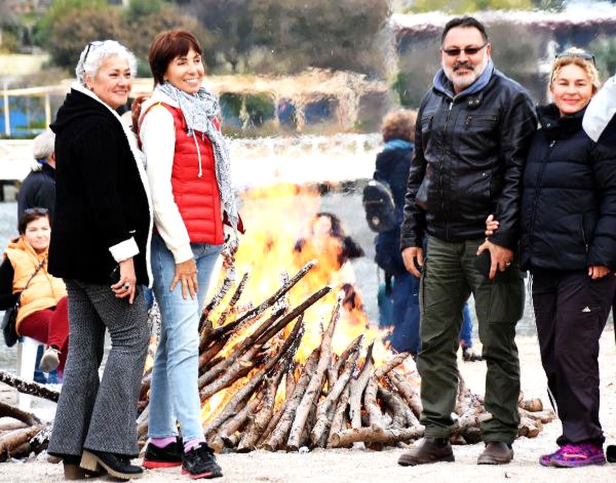 Bodrum\'da Nar Dugan Ateşi Yakıldı