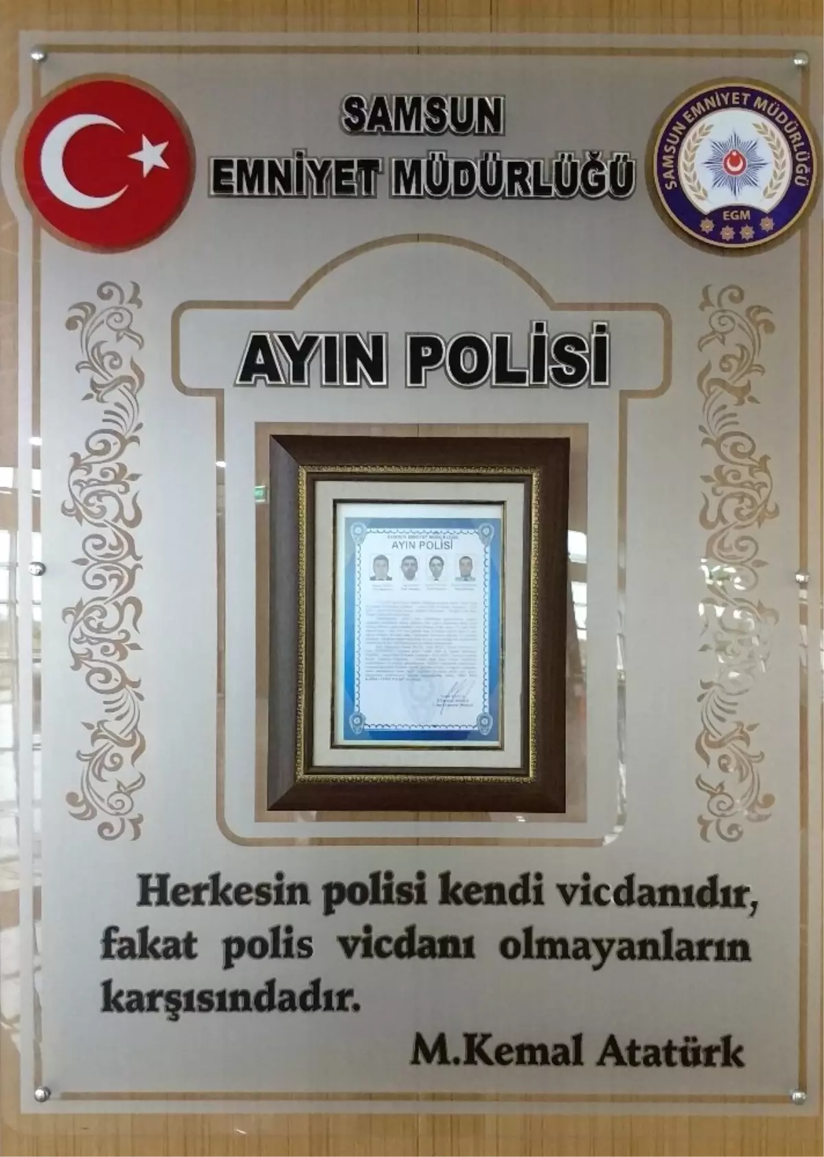 Cinayet Bürosu Çalışanları "Ayın Polisi" Seçildi