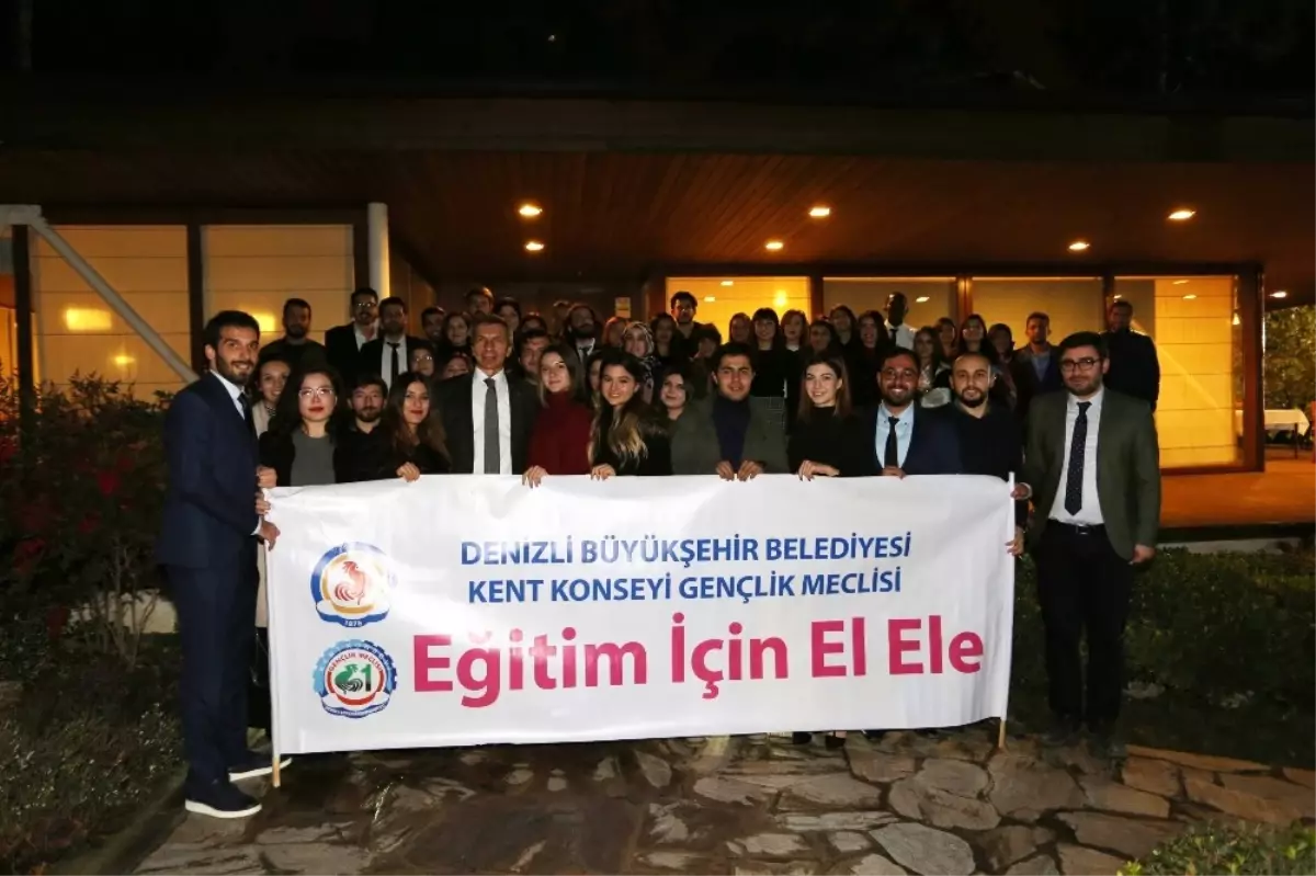 Eğitim İçin El Ele Gönüllüleri Bir Raya Geldi