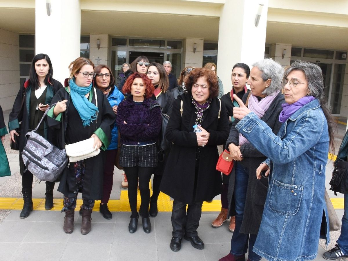 Eski Eşinin Boğazını Kesti Müebbet Hapis Cezasına Çarptırıldı