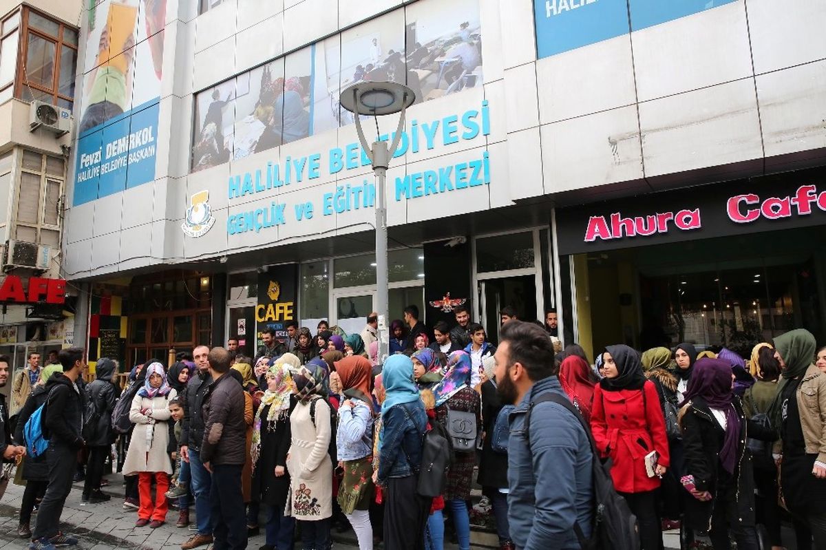 Haliliye Belediyesinden Üniversite Hazırlık Öğrencilerine Sinema Molası
