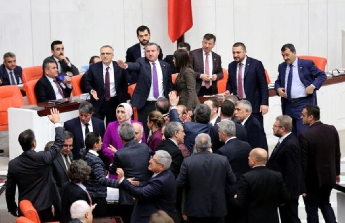 HDP\'li Vekil "Ahlaksızlık Yapma!" Diye Bağırdı, Meclis Birbirine Girdi