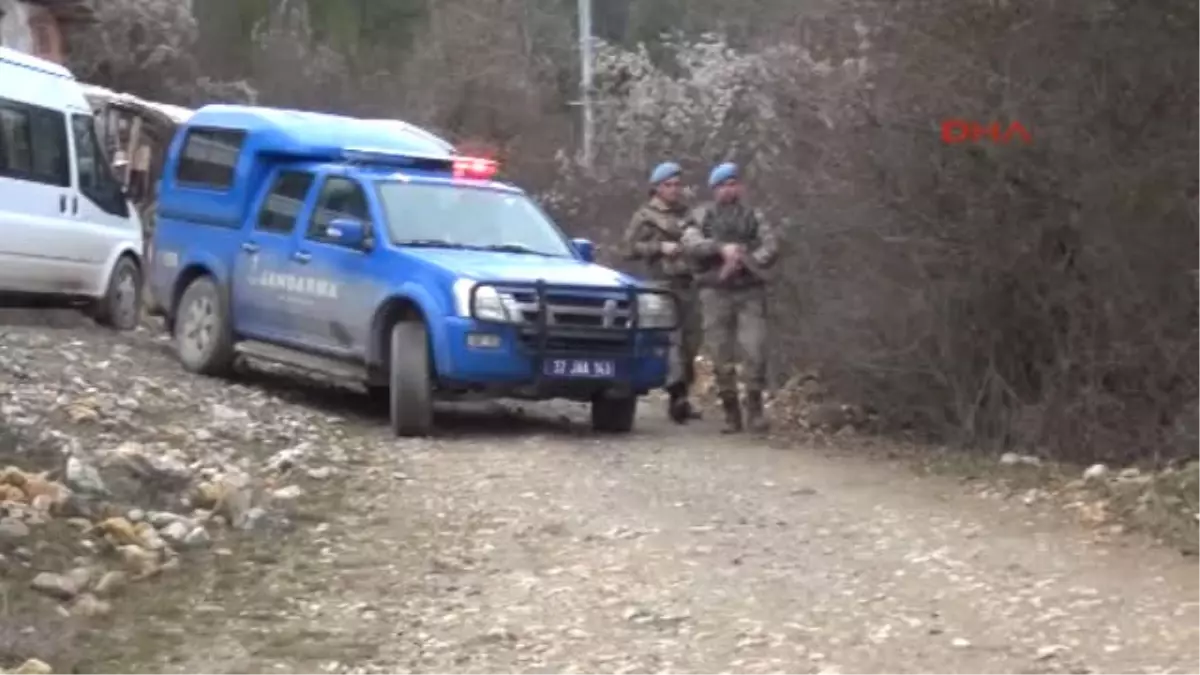Kastamonu-Kayıp 4 Kişilik Ailenin Cesedine Ulaşmak İçin Kazı Çalışması Başlatıldı