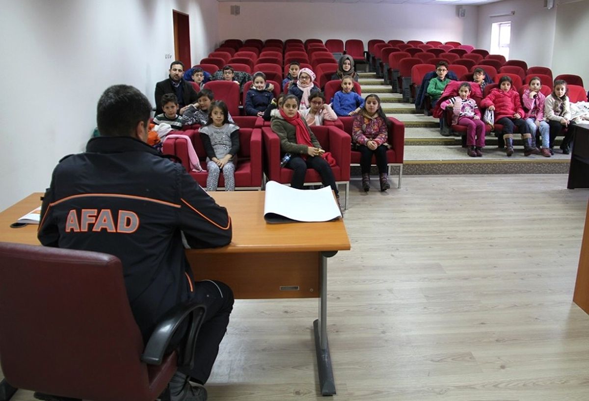 Konu Afet Olunca Derslerini Afad\'da İşlediler