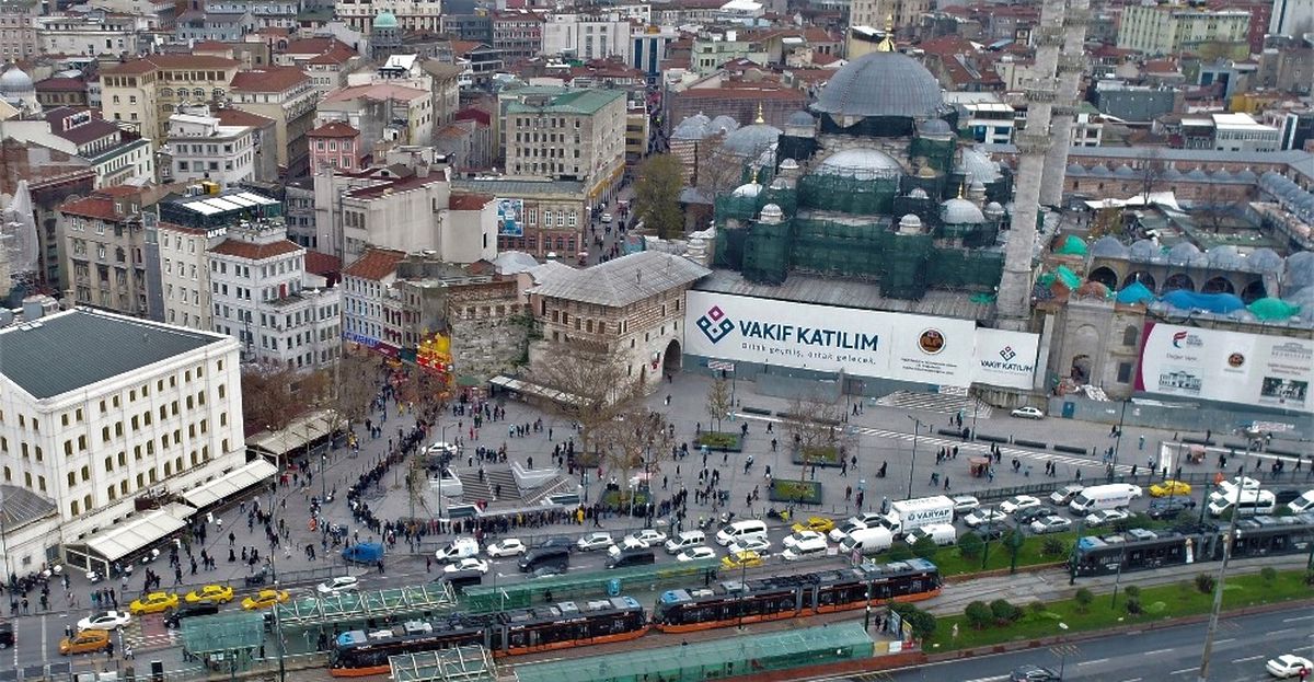 61 Milyonluk Kuyruk Havadan Görüntülendi
