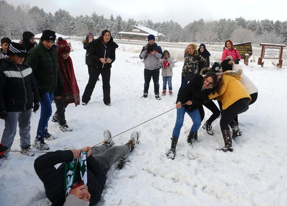 Uludağ\'da Kar Üstünde Nefes Kesen Yarışma