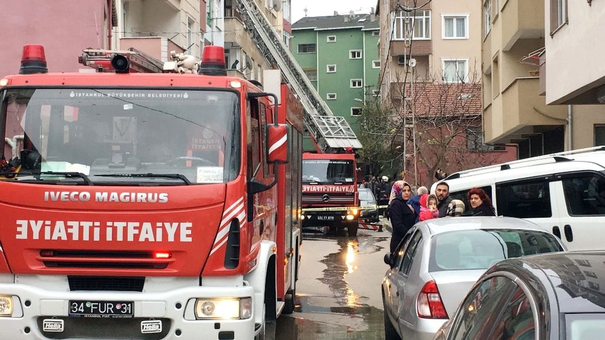 Pendik\'te Evde Tüp Patladı: 2 Yaralı