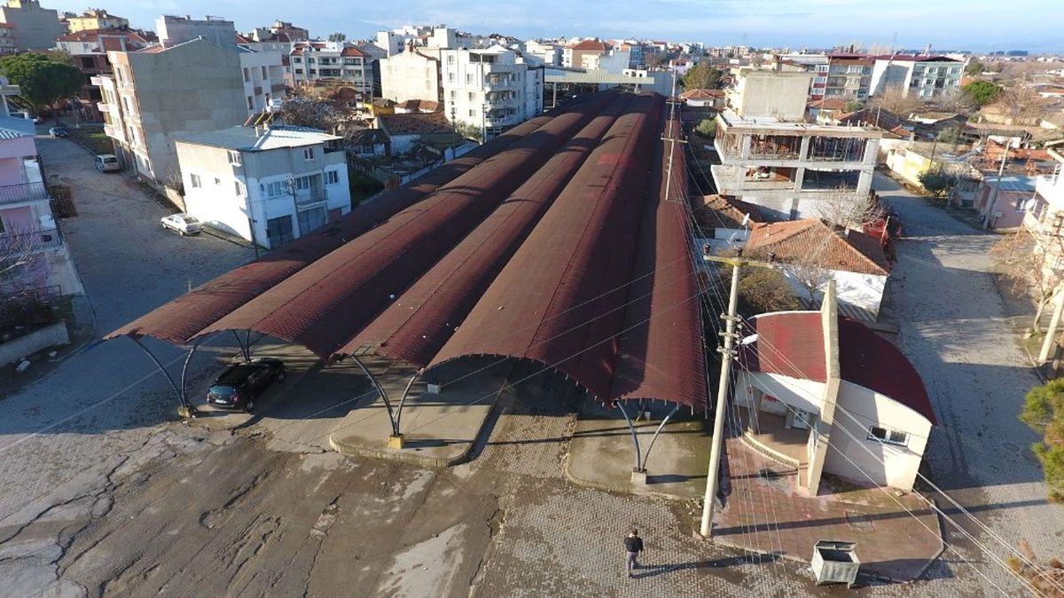 Saruhanlı Belediyesi Kapalı Pazaryerini Yenileyecek
