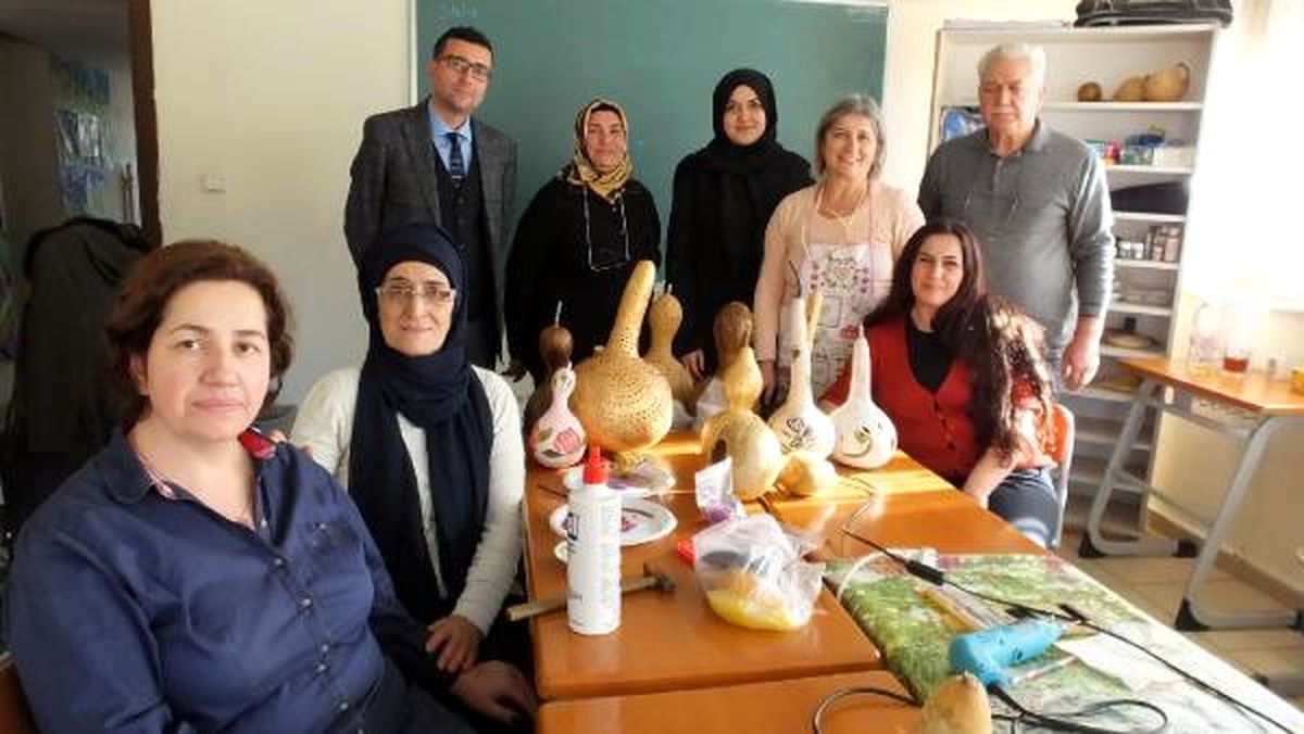 Su Kabaklarını Süs Eşyalarına Dönüştürüyorlar