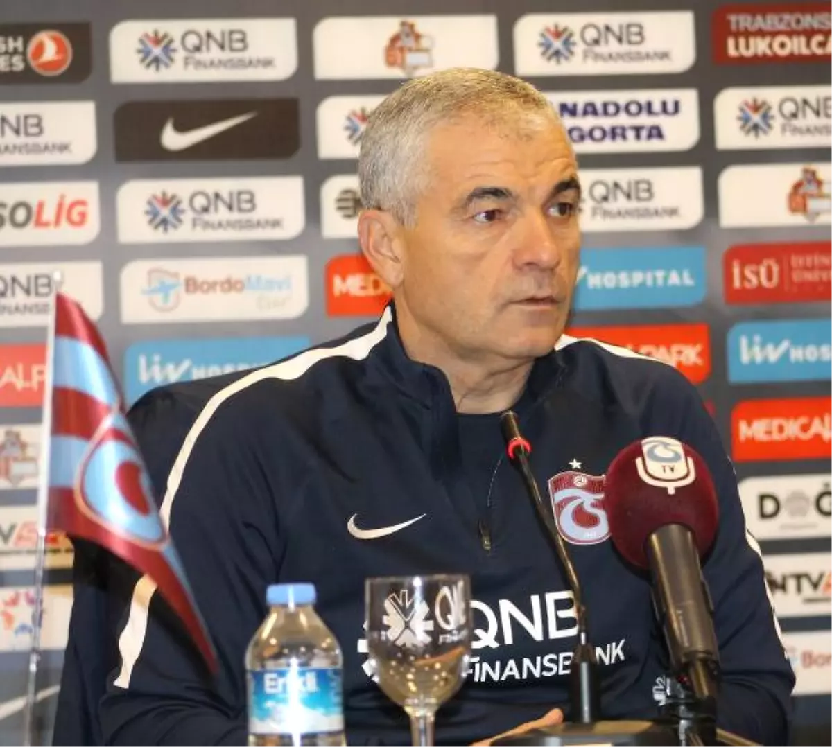 Trabzonspor Teknik Direktörü Çalımbay: "Gitmek İsteyeni Tutmam. Takımda Huzursuzluk İstemiyorum"