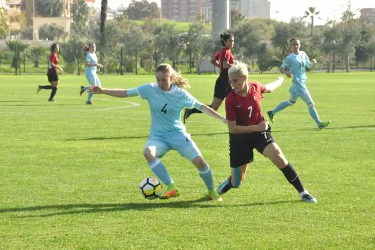 U19 Kadın Milliler, Rusya\'ya Yenildi