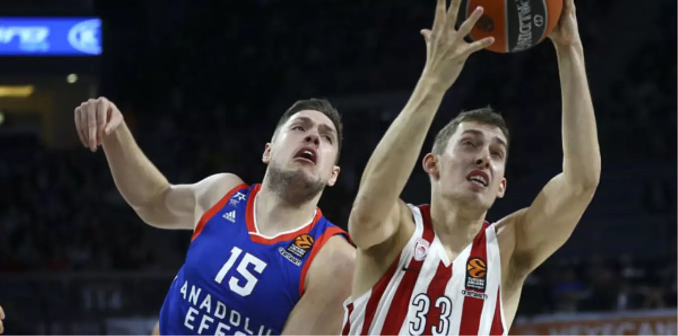 Anadolu Efes-Olympiakos: 58-61