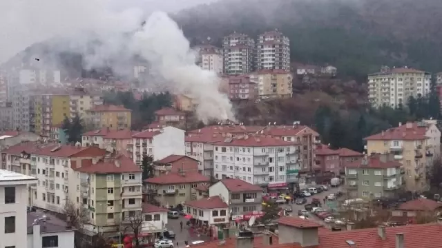 Ankara'da Yangın İtfaiyeyi Alarma Geçirdi - Son Dakika