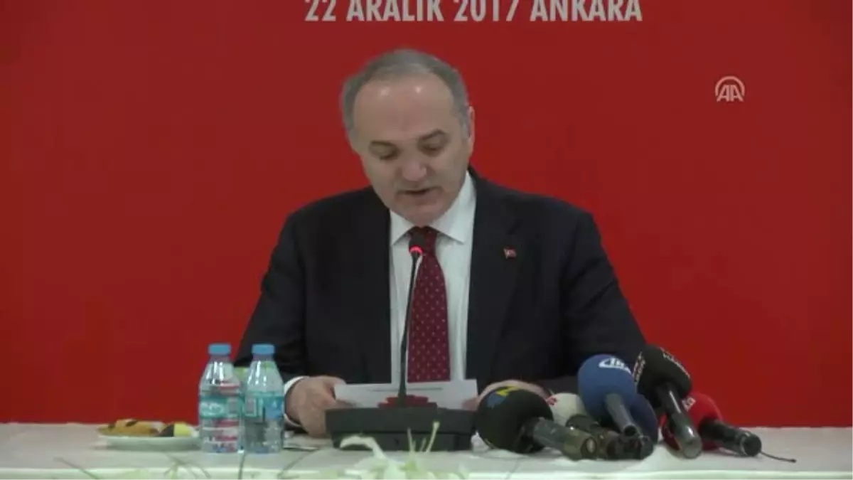 Bakan Özlü: "Bu Yılın Türk Tasarım Danışma Konseyi Onur Ödülü\'ne Moda Tasarımcısı Sayın Bahar...