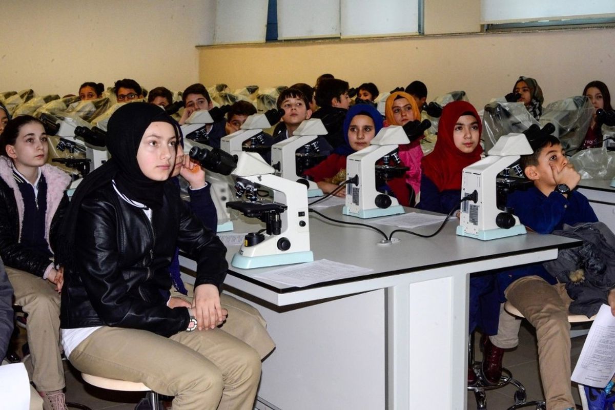 Bilim Kurdu\'nda Ortaokul Öğrencilerine Tıp Dersi