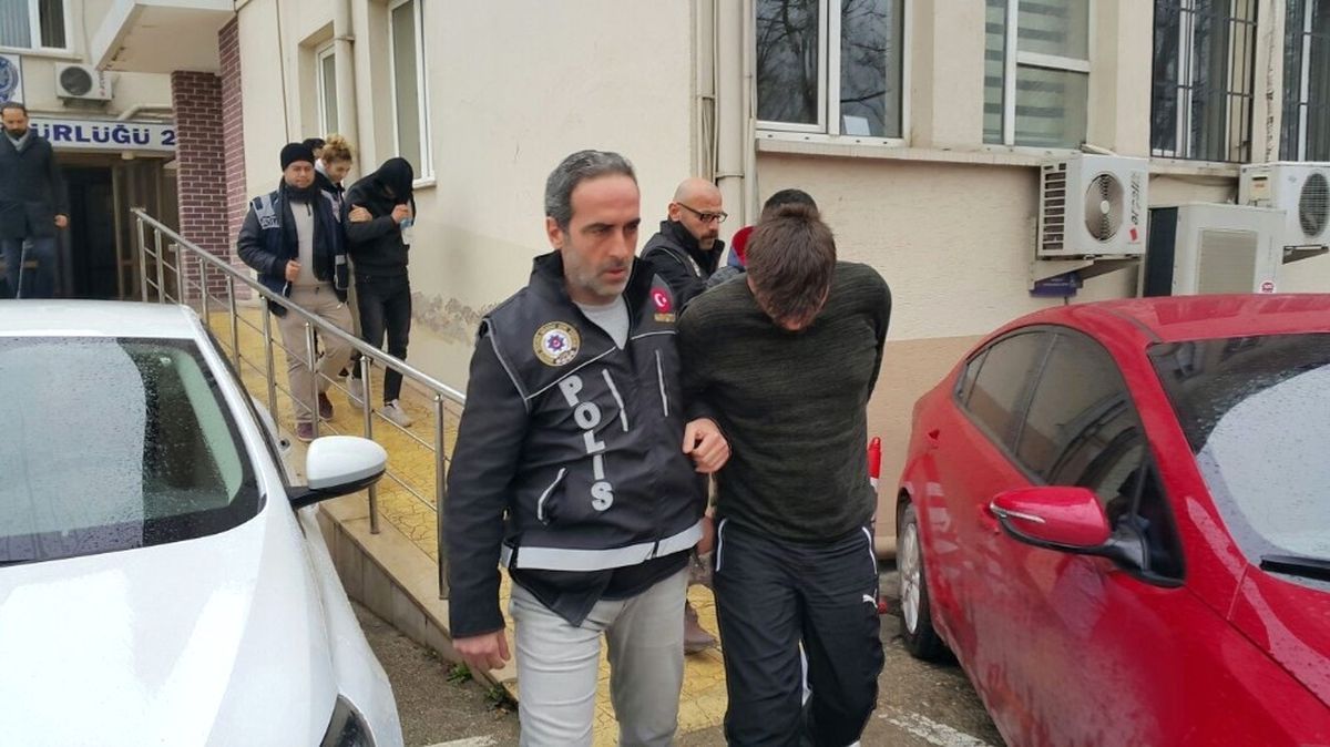 Bursa\'da Uyuşturucu Operasyonu: 12 Gözaltı