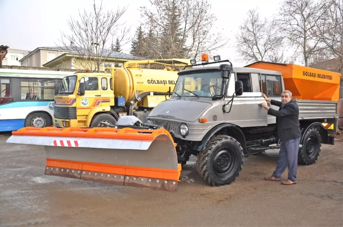 Gölbaşı Belediyesi Kar Küreme ve Tuzlama Aracı Aldı