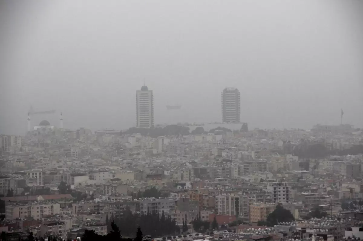 Hatay\'a Toz Yağıyor