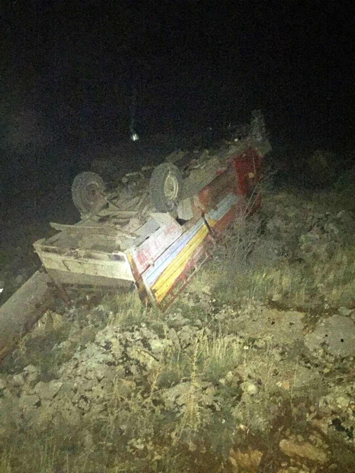 Kamyonet Şarampole Yuvarlandı: 1 Yaralı