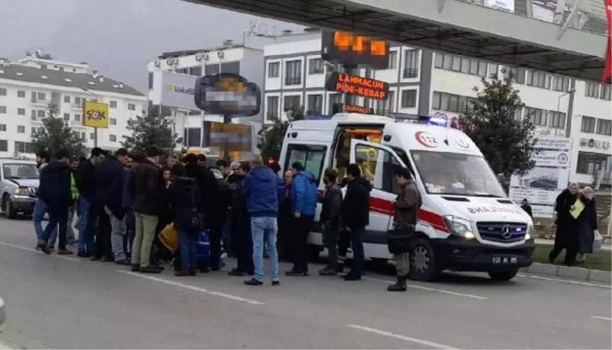 Kamyonetin Çarptığı Üniversite Öğrencisi Ağır Yaralandı