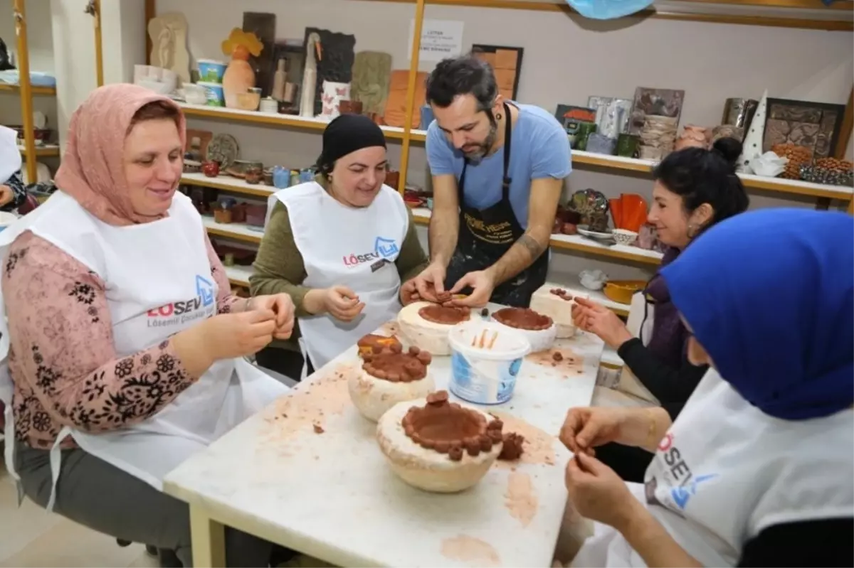 Kanser Hastaları Seramik Yaparak Moral Depoladı