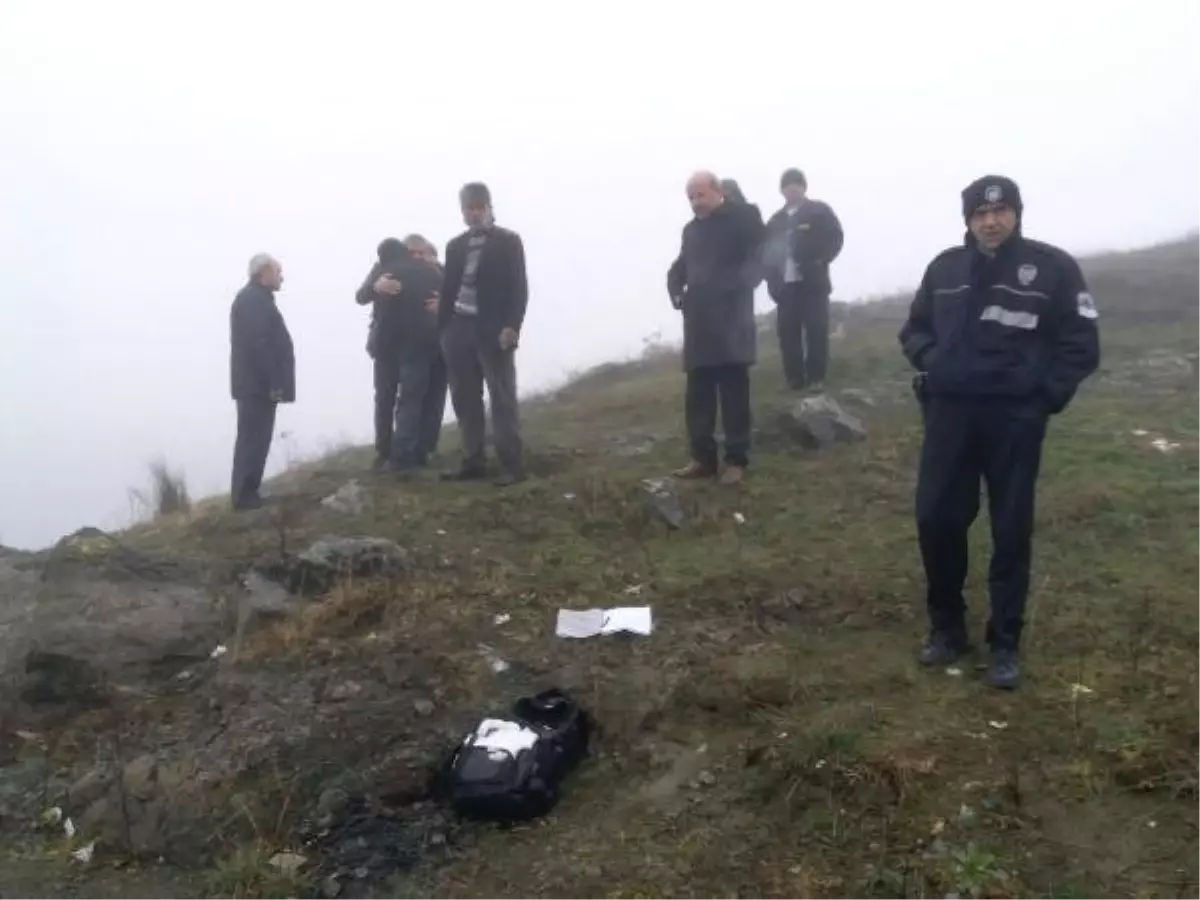 Kayıp Liselinin Çantası ve İntihar Notu, Gölet Kenarında Bulundu