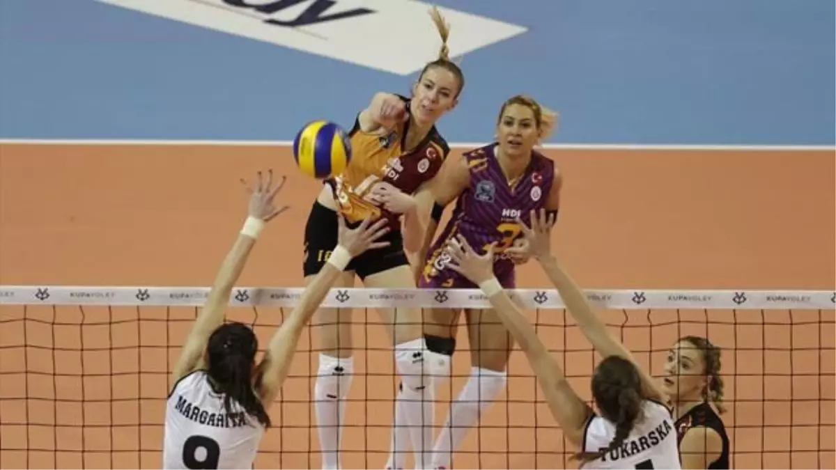 Kupa Voley\'de İlk Yarı Finalist Galatasaray