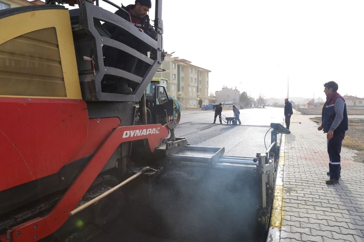 Mengüceli Mahallesinde Asfalt Kaplama Çalışmalası