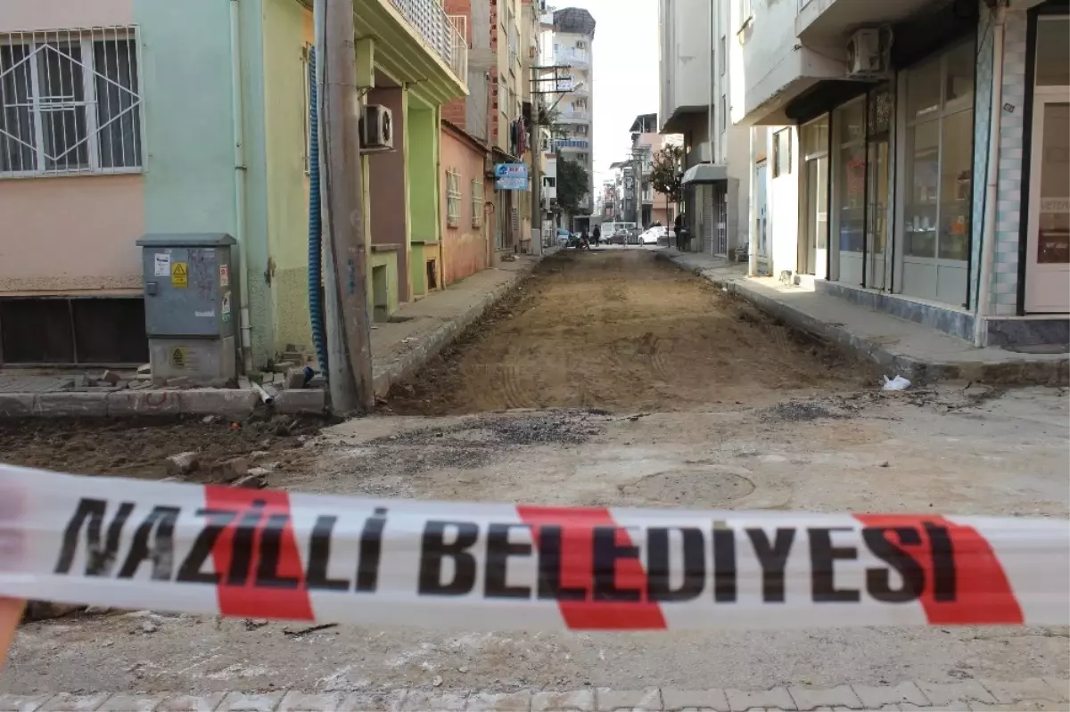 Nazilli\'de Yol Yatırımları Devam Ediyor