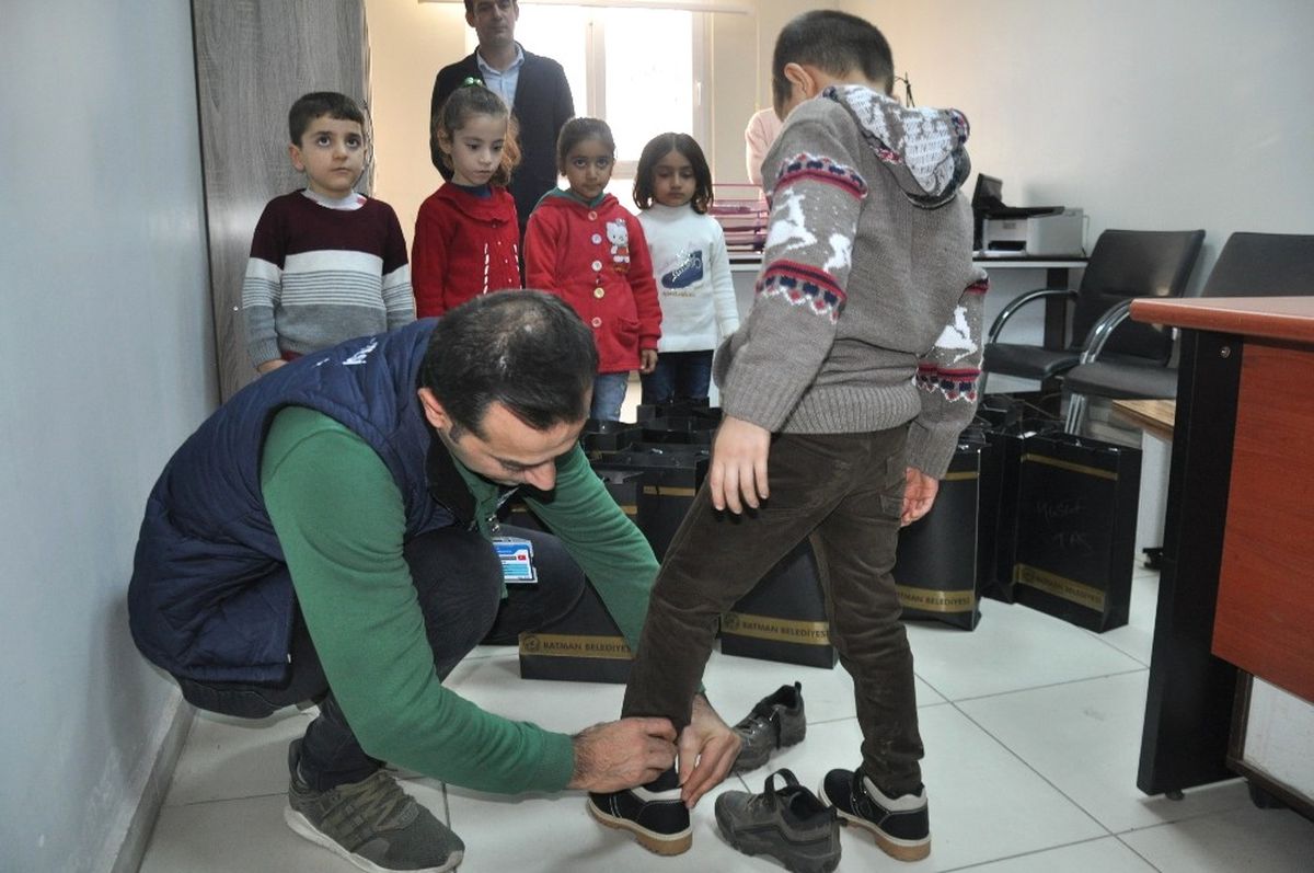 Öğrencilere Kışlık Ayakkabı