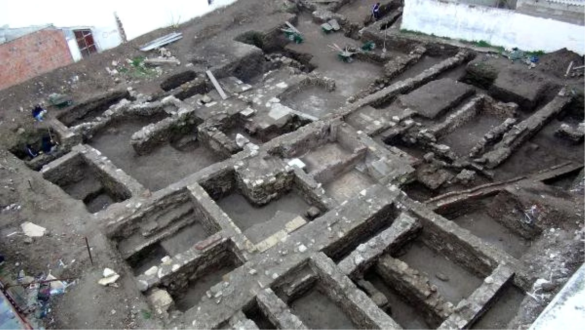 Şehrin Göbeğinde Tarihi Kalıntılar
