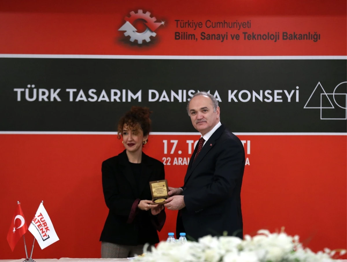Türk Tasarım Danışma Konseyi Onur Ödülü Bahar Korçan\'ın