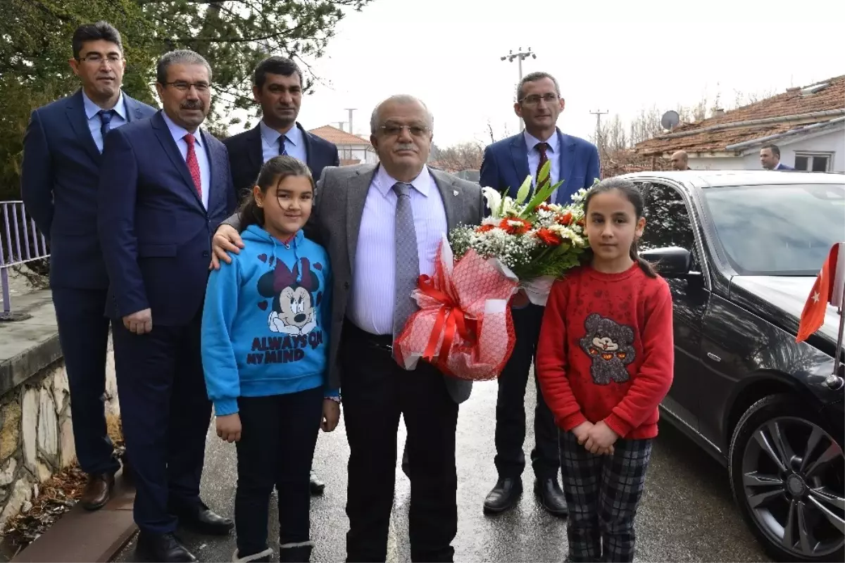 Vali Necati Şentürk: "Göçmen Çocukların Eğitimlerini Önemsiyoruz"